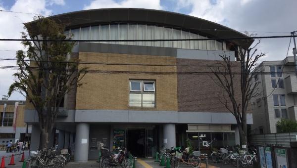 世田谷区千歳台5丁目　世田谷区立粕谷図書館（図書館）／1196m　