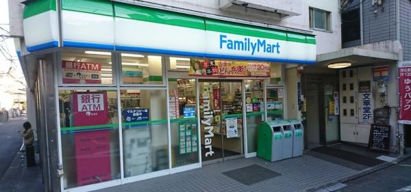 トーカン原宿キャステール　ファミリーマート千駄ヶ谷二丁目店（コンビニ）／215m　