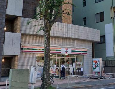 ライオンズマンションつつじヶ丘　セブンイレブンつつじヶ丘店（コンビニ）／110m　