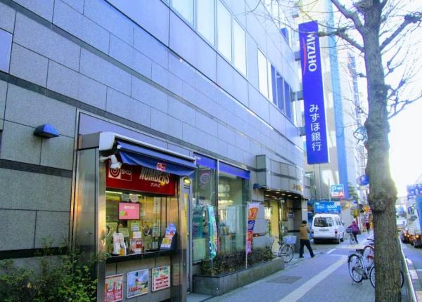 　みずほ銀行笹塚支店（銀行）／847m　