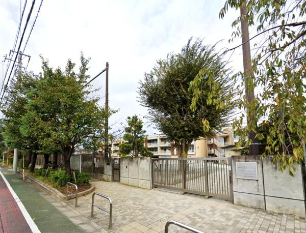 　世田谷区立給田小学校（小学校）／500m　