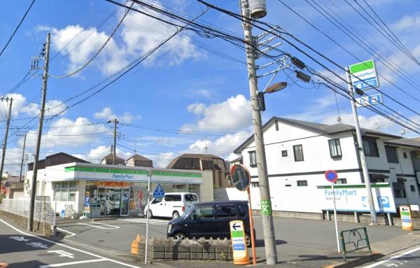 狛江市岩戸南4丁目新築戸建　ファミリーマート小浦駒井町一丁目店（コンビニ）／435m　