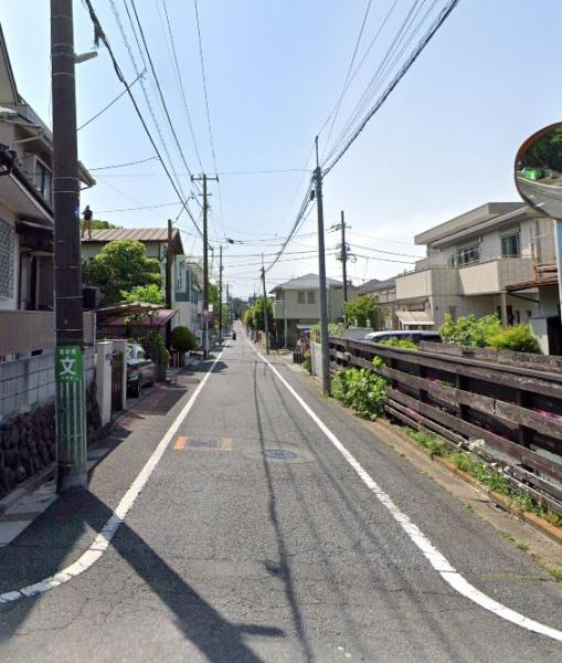 　前面道路含む現地写真　3号棟前面道路（南側）