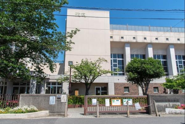 　世田谷区立玉堤小学校（小学校）／814m　