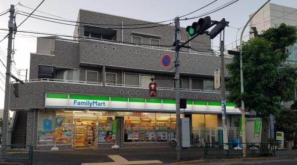 　ファミリーマート目黒柿の木坂店（コンビニ）／376m　