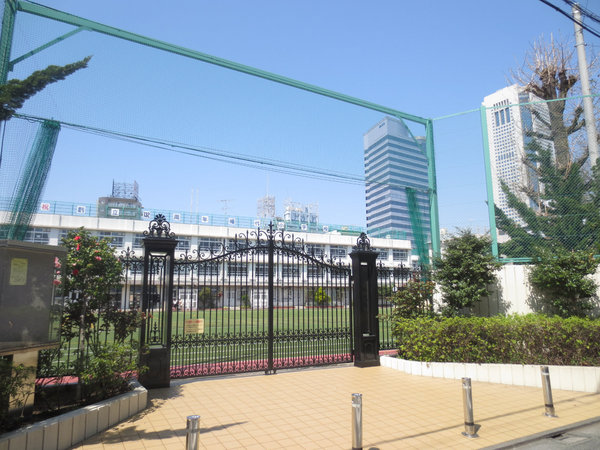 　渋谷区立幡代小学校（小学校）／377m　