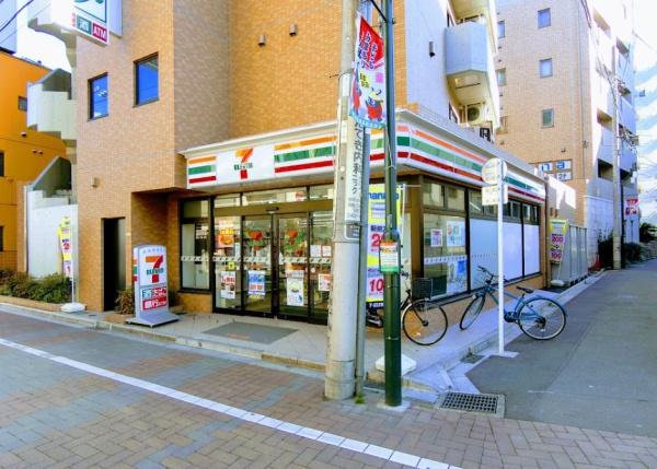 　セブンイレブン世田谷用賀駅東店（コンビニ）／114m　