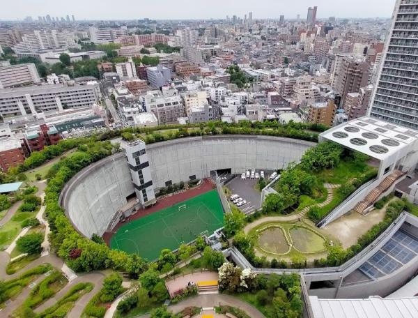 　目黒区立目黒天空庭園（公園）／390m　