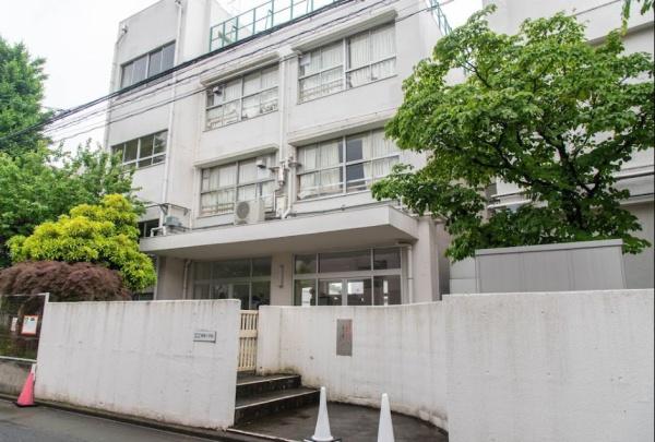 　世田谷区立駒繋小学校（小学校）／359m　