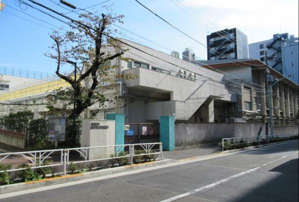 　渋谷区立臨川小学校（小学校）／472m　