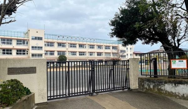 　世田谷区立山崎小学校（小学校）／571m　