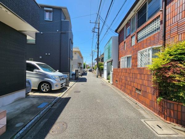 　前面道路含む現地写真　