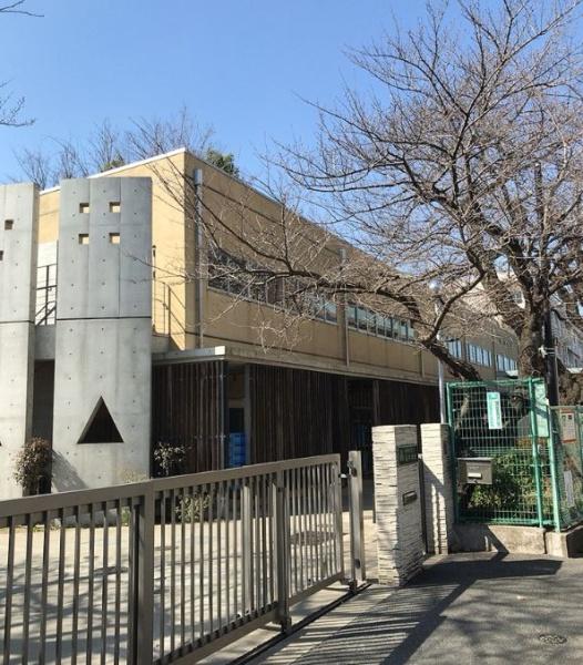 世田谷区砧６丁目中古戸建　世田谷区立砧中学校（中学校）／1590m　