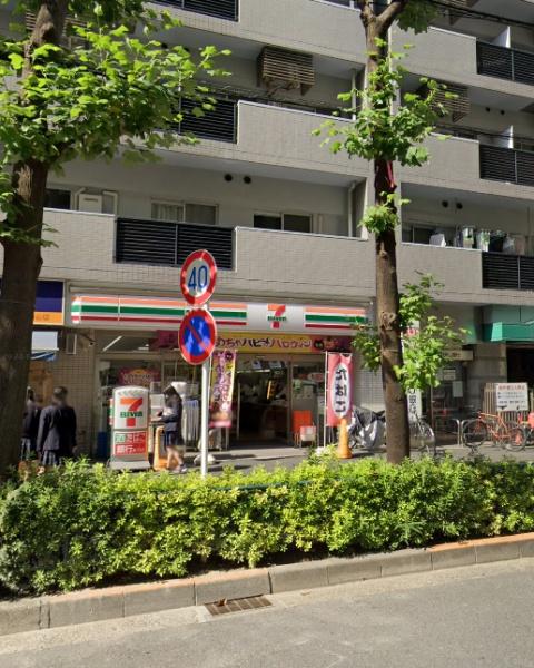 グランドシティ白山　セブンイレブン文京白山駅前店（コンビニ）／50m　