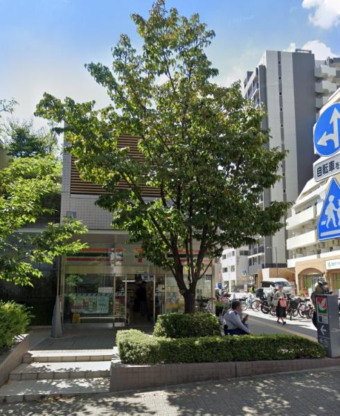 藤和新宿番衆町コープ　セブンイレブン新宿富久町店（コンビニ）／65m　