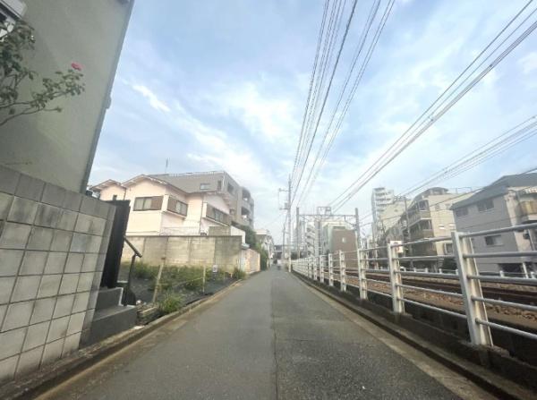 　前面道路含む現地写真　