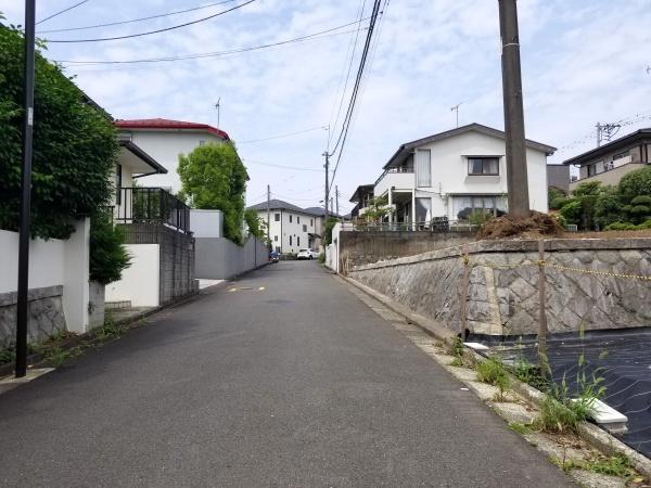 　前面道路含む現地写真　