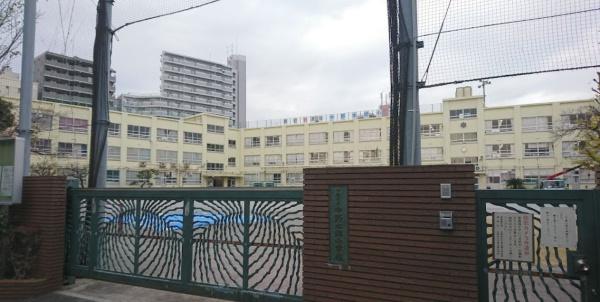 　中野区立中野本郷小学校（小学校）／686m　