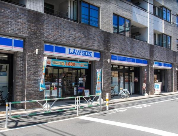 レクシオシティ代々木参宮橋　ローソン渋谷初台一丁目店（コンビニ）／453m　