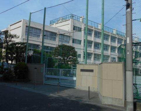 　世田谷区立富士中学校（中学校）／1172m　