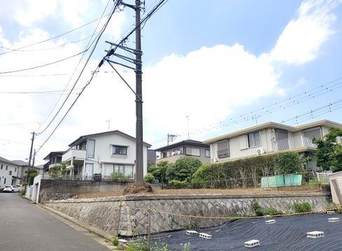 　現地土地写真　南道路で日当たり良好