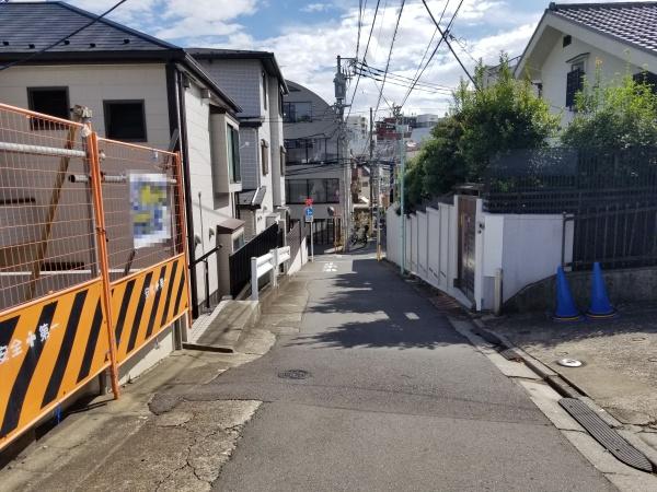 　前面道路含む現地写真　