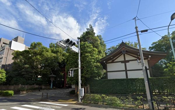 　根津神社（周辺の街並み）／370m　