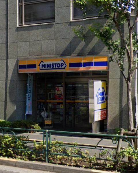 　ミニストップ新宿左門町店（コンビニ）／41m　