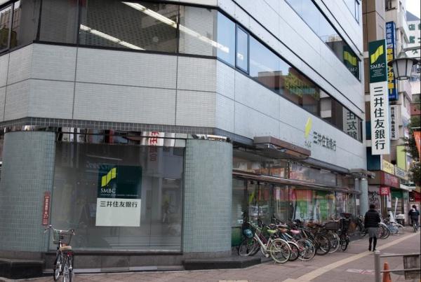 　三井住友銀行高円寺支店（銀行）／147m　