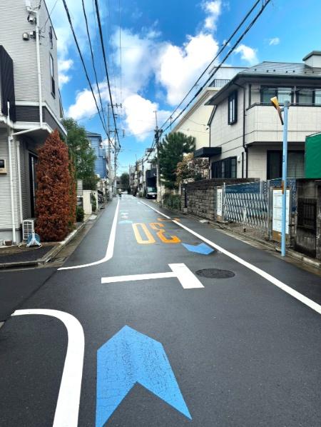 　前面道路含む現地写真　