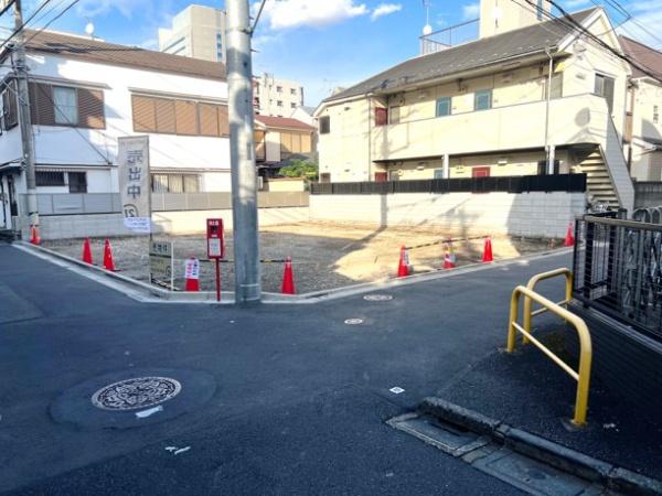 　前面道路含む現地写真　