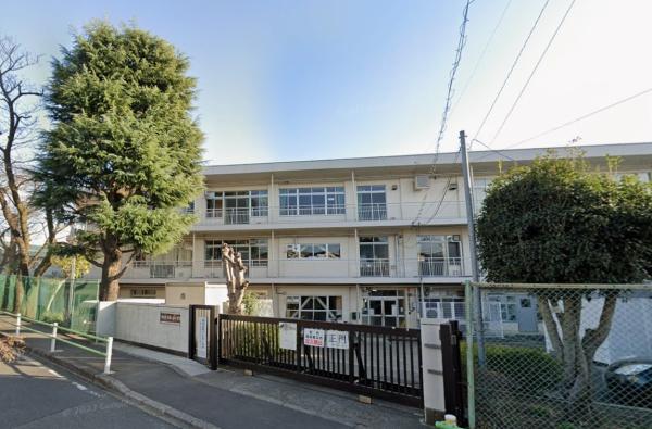 　調布市立緑ケ丘小学校（小学校）／628m　