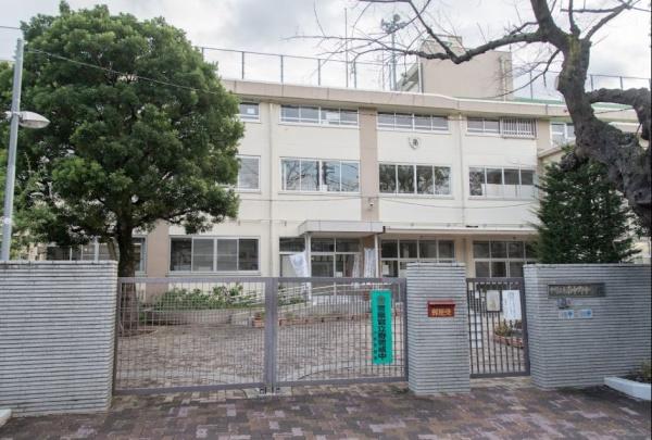 中野南台パークホームズ　中野区立南中野中学校（中学校）／813m　