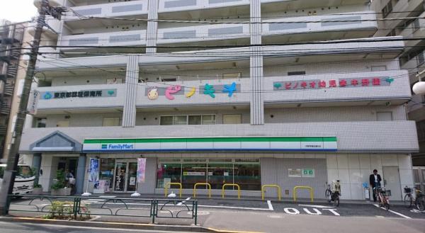 中野サンクォーレタワー　ファミリーマート中野早稲田通り店（コンビニ）／632m　