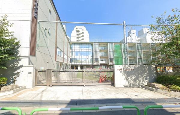 　新宿区立愛日小学校（小学校）／400m　