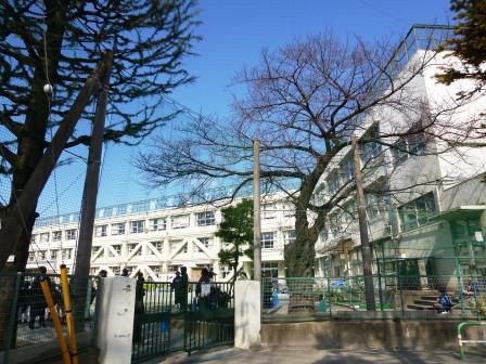 　世田谷区立明正小学校（小学校）／502m　