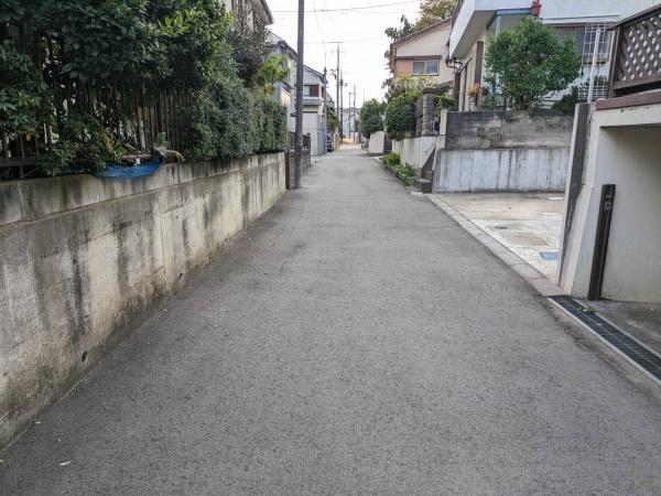 　前面道路含む現地写真　